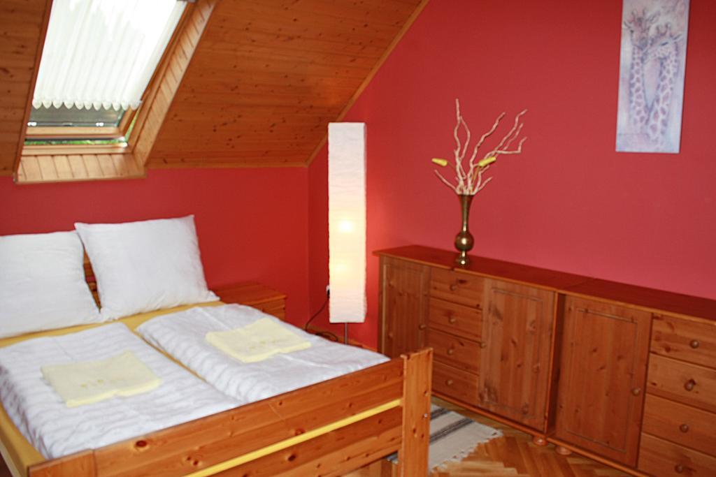Manner Villa Balatonalmádi Chambre photo
