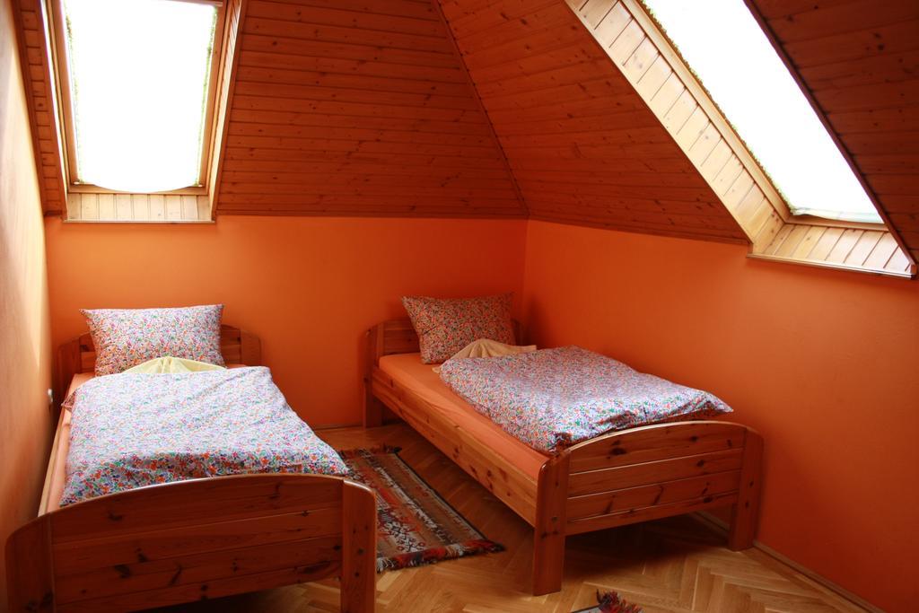 Manner Villa Balatonalmádi Chambre photo