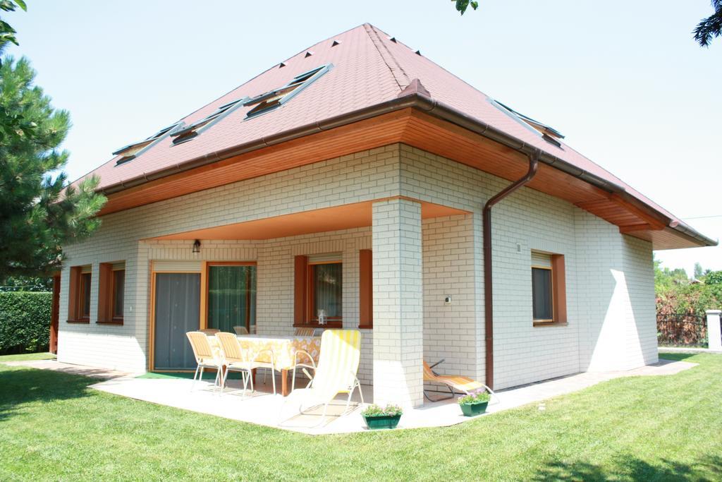 Manner Villa Balatonalmádi Chambre photo